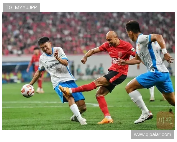 2025赛季精彩对决回顾成都蓉城与青岛西海岸激战成平局